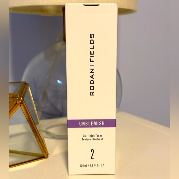 Rodan+Fields UNBLEMISH Clarifying Toner - Picture 1 of 5